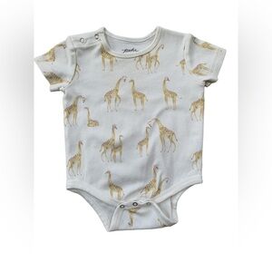Pehr Size 6-12 Months Giraffe Organic Shoulder Snap One Piece Bodysuit